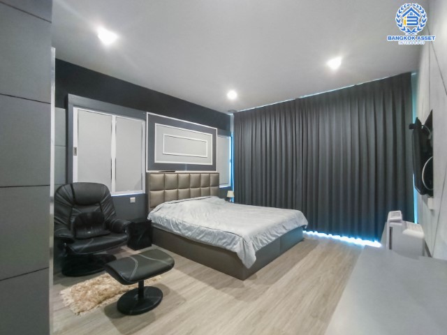 *****บ้านเดี่ยวมือสองนนทบุรี ม.มัณฑนา ราชพฤกษ์-สะพานเจษฎาบดินทร์ฯ เนื้อที่มากถึง 58 ตร.ว. ฟังก์ชัน 3 ห้องนอน 3 ห้องน้ำ 2 ที่จอดรถ บนทำเลติดถนนราชพฤกษ์ เชื่อมต่อถนนหลายเส้นทาง เดินเข้าเมืองสะดวก ใกล้ทางด่วน "ศรีรัช" ห้ามพลาด!